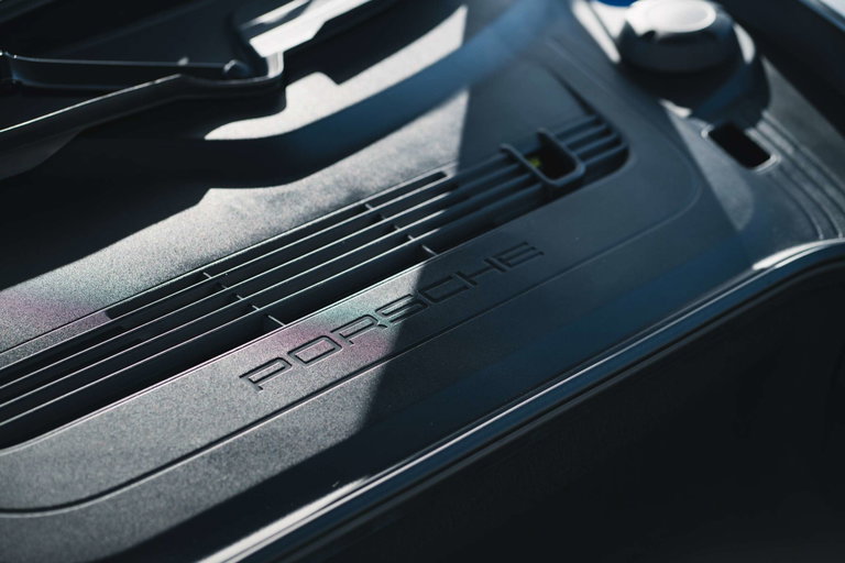 Porsche 718 Cayman GT4