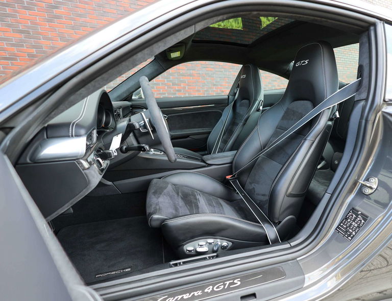 Porsche 991 Carrera 4 GTS