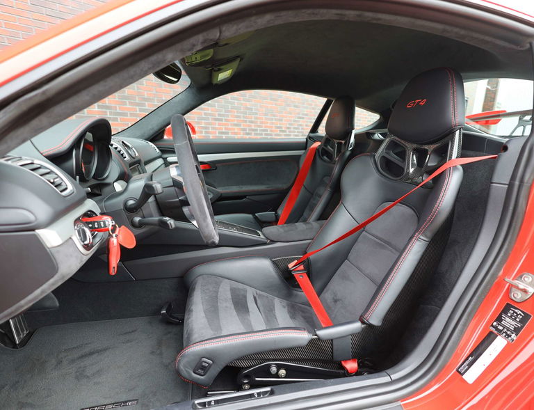 Porsche 981 Cayman GT4