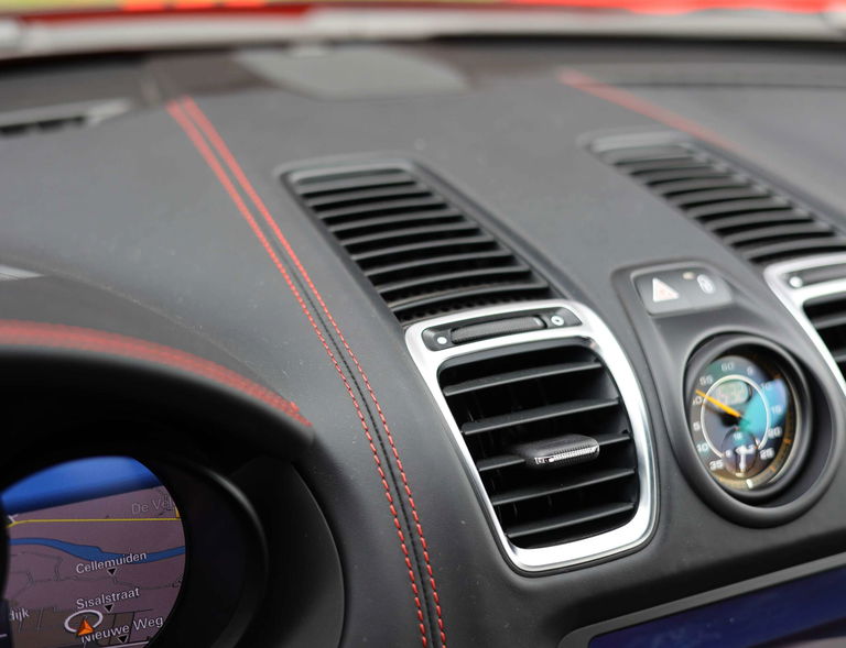 Porsche 981 Cayman GT4