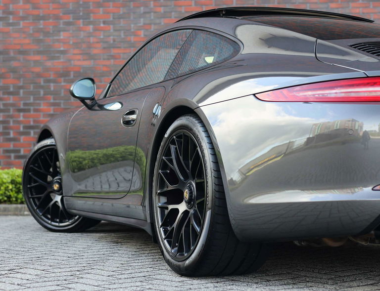 Porsche 991 Carrera 4 GTS