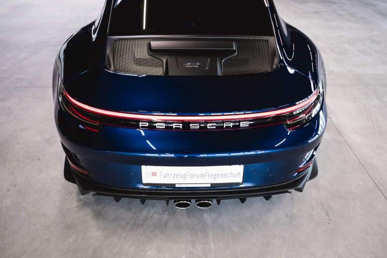 Porsche 992 GT3 Touring