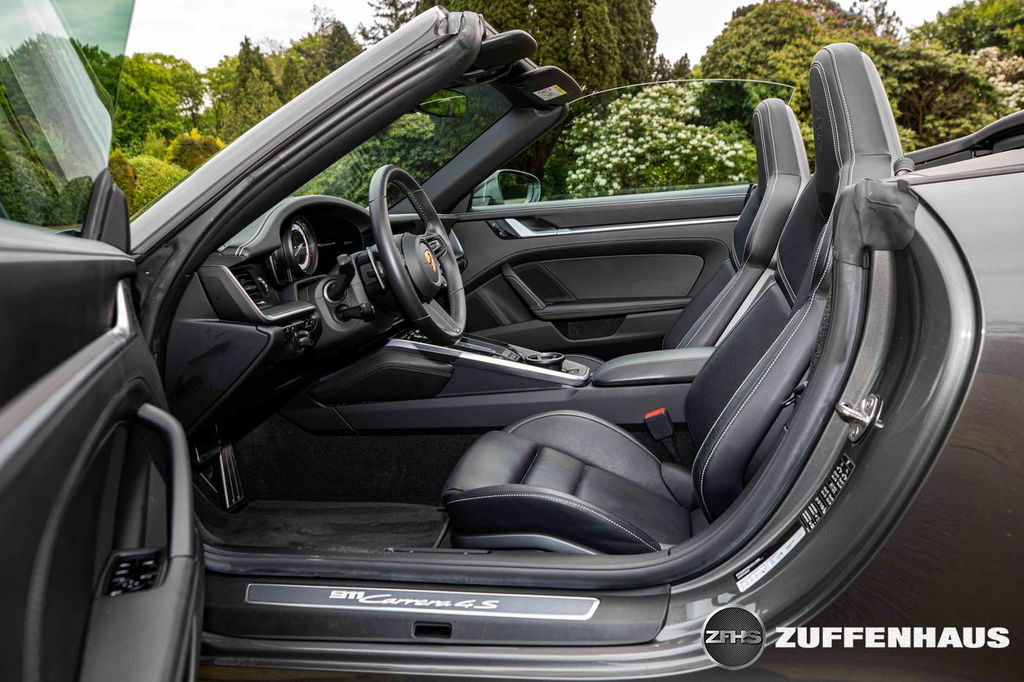 Porsche 992 Carrera 4S