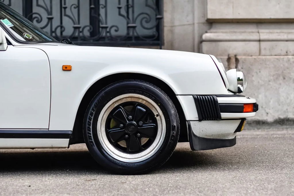 Porsche 911 Carrera 3.2