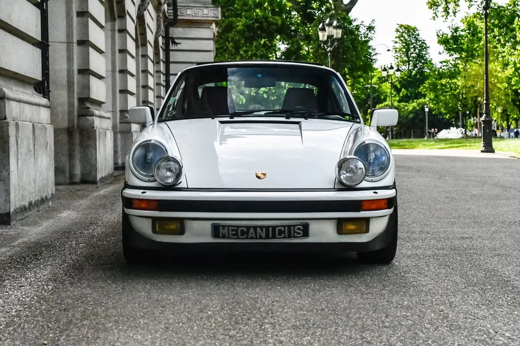 Porsche 911 Carrera 3.2