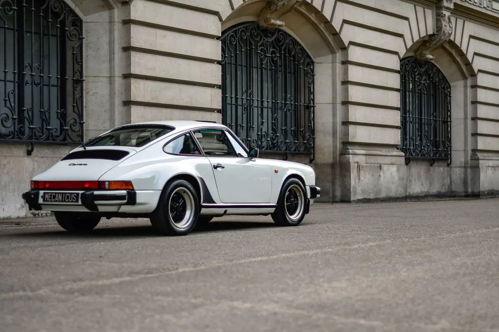 Porsche 911 Carrera 3.2