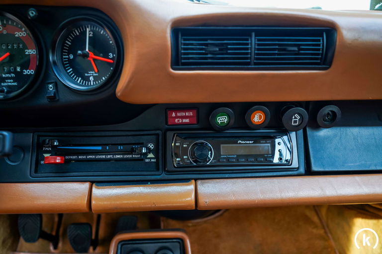 Porsche 911 Turbo 3.3 (US)