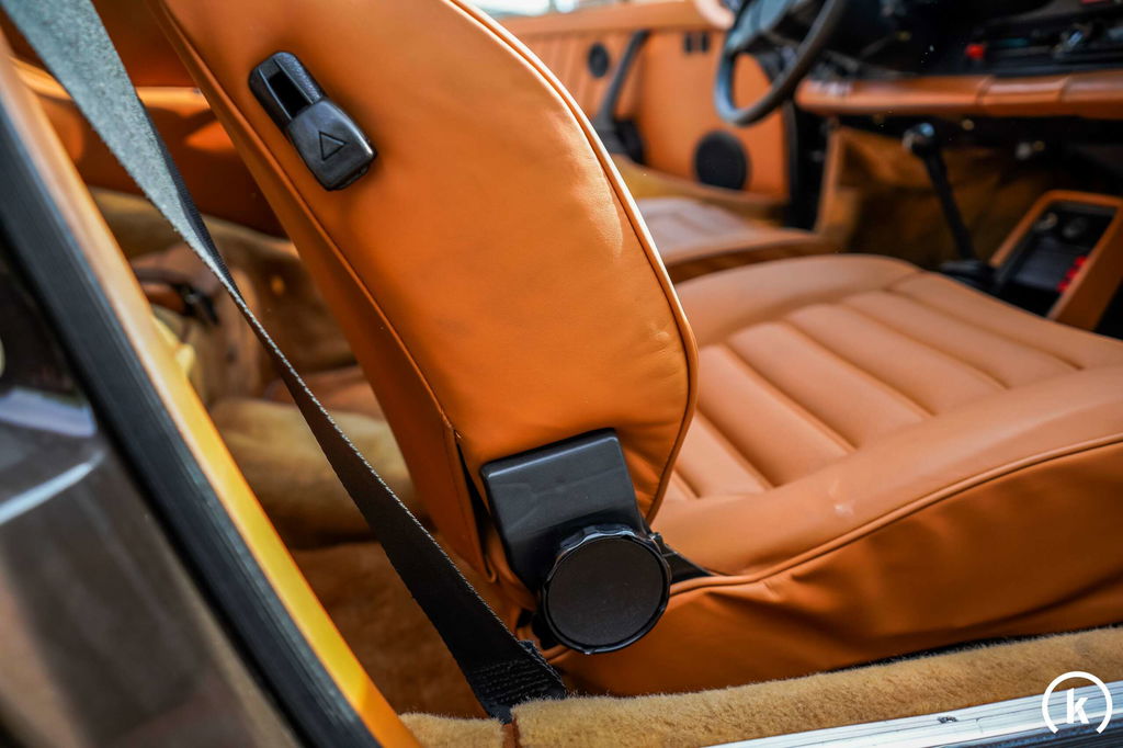 Porsche 911 Turbo 3.3 (US)