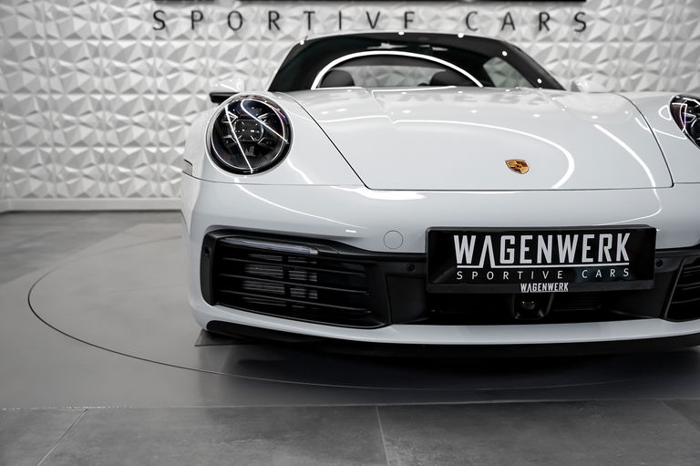 Porsche 992 Carrera 4S