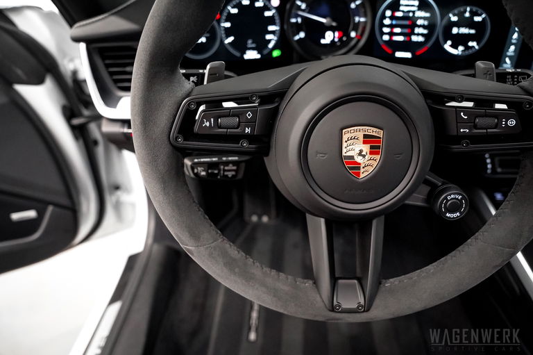 Porsche 992 Carrera 4S