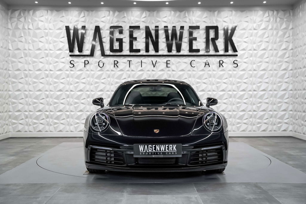 Porsche 992 Carrera 4