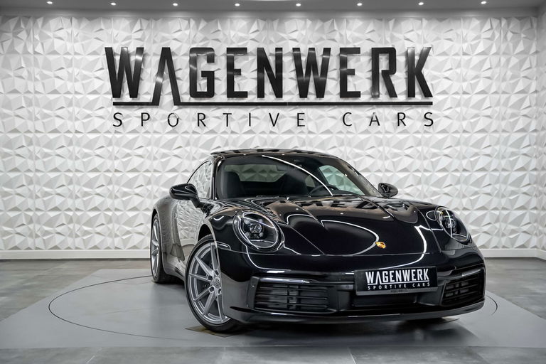 Porsche 992 Carrera 4