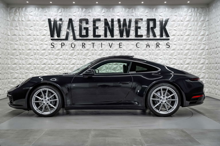 Porsche 992 Carrera 4