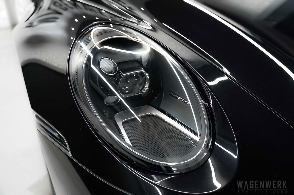 Porsche 992 Carrera 4