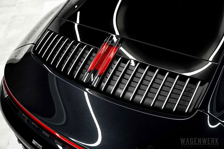 Porsche 992 Carrera 4