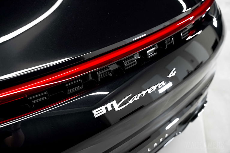 Porsche 992 Carrera 4