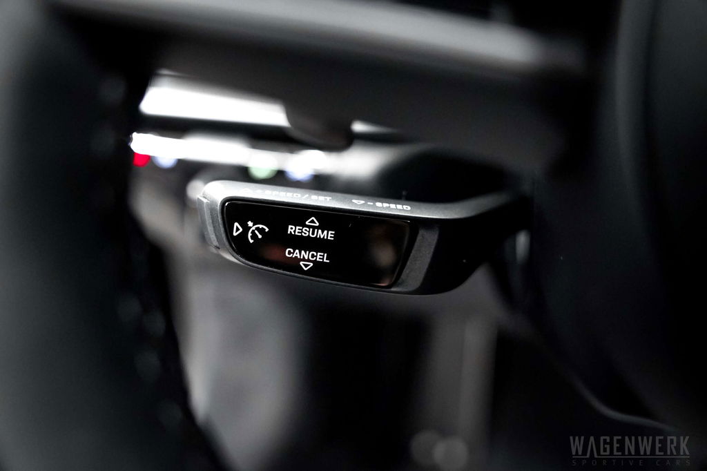 Porsche 992 Carrera 4