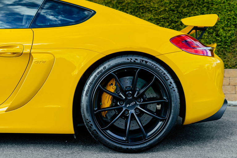 Porsche 981 Cayman GT4