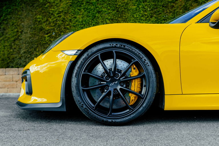 Porsche 981 Cayman GT4