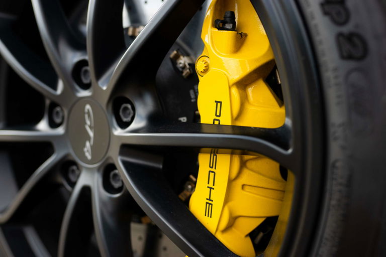 Porsche 981 Cayman GT4