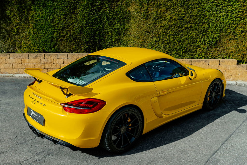 Porsche 981 Cayman GT4