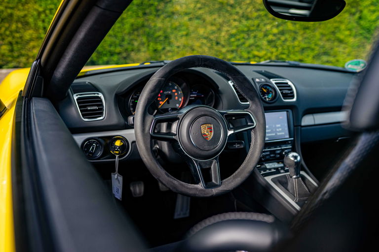 Porsche 981 Cayman GT4