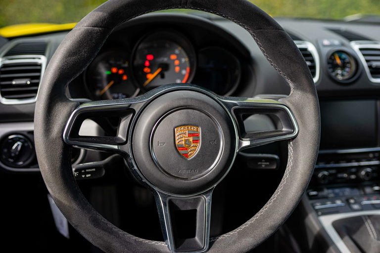 Porsche 981 Cayman GT4