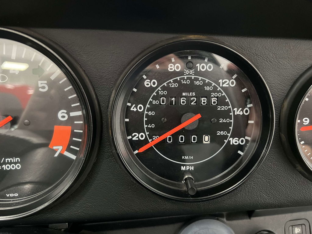 Porsche 911 Carrera 3.2 Speedster