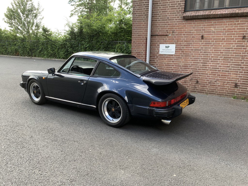 Porsche 911 Carrera 3.2