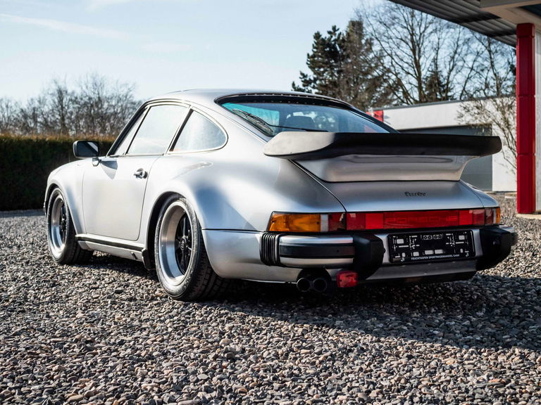 Porsche 911 Turbo 3.3