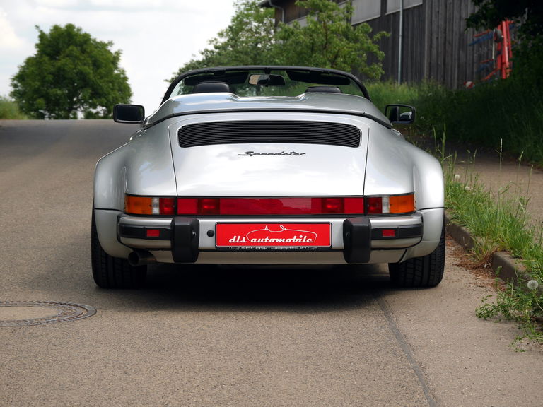Porsche 911 Carrera 3.2 Speedster