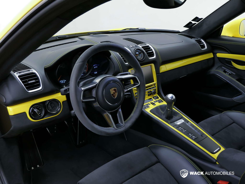 Porsche 981 Cayman GT4