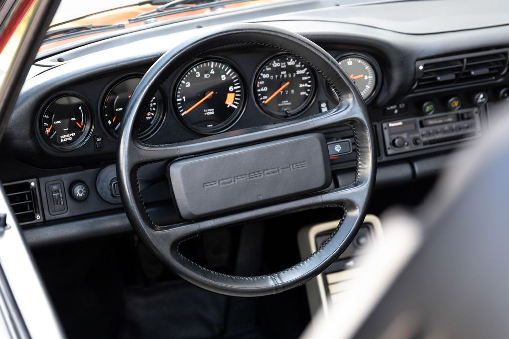 Porsche 911 Carrera 3.2