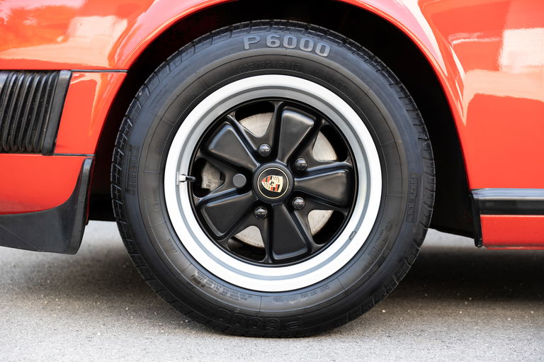 Porsche 911 Carrera 3.2