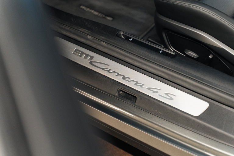 Porsche 992 Carrera 4S