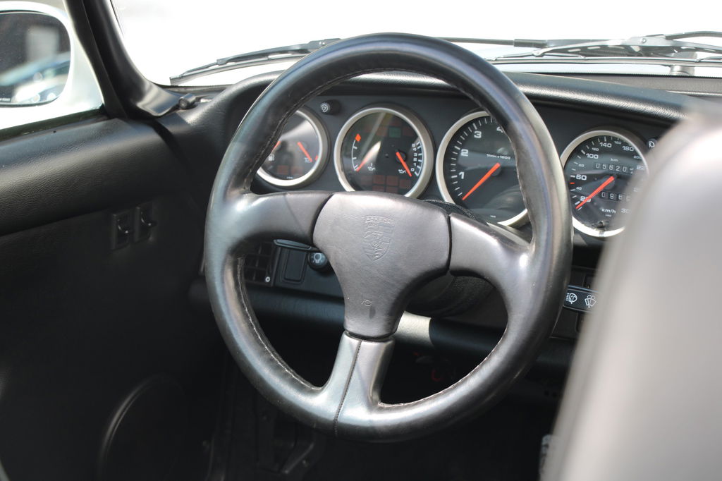 Porsche 964 Carrera 2 Speedster