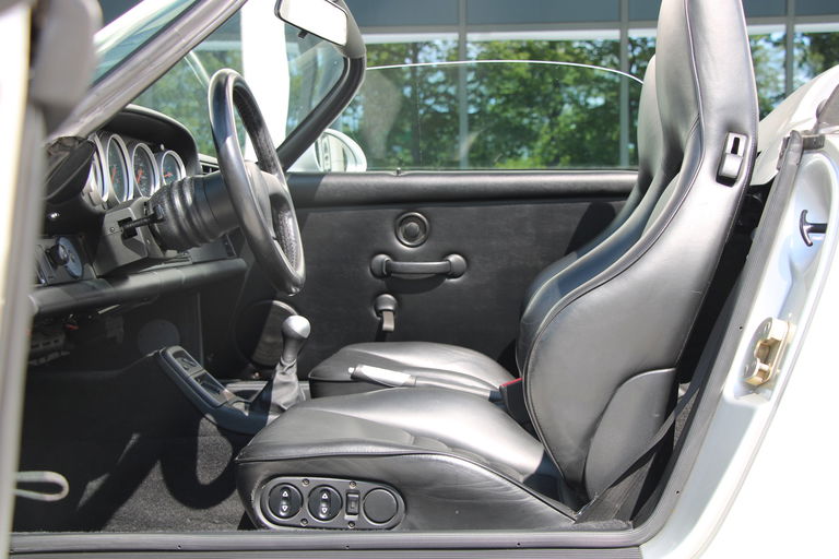 Porsche 964 Carrera 2 Speedster