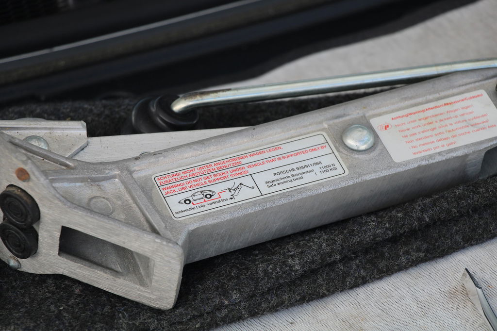 Porsche 964 Carrera 2 Speedster