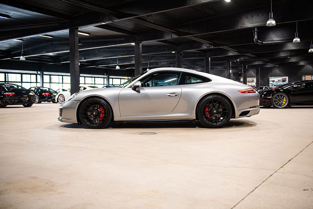 Porsche 991.2 Carrera GTS