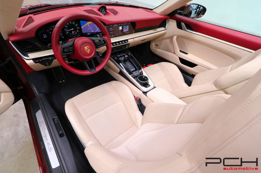 Porsche 992 Heritage Design Edition