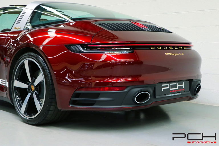 Porsche 992 Heritage Design Edition