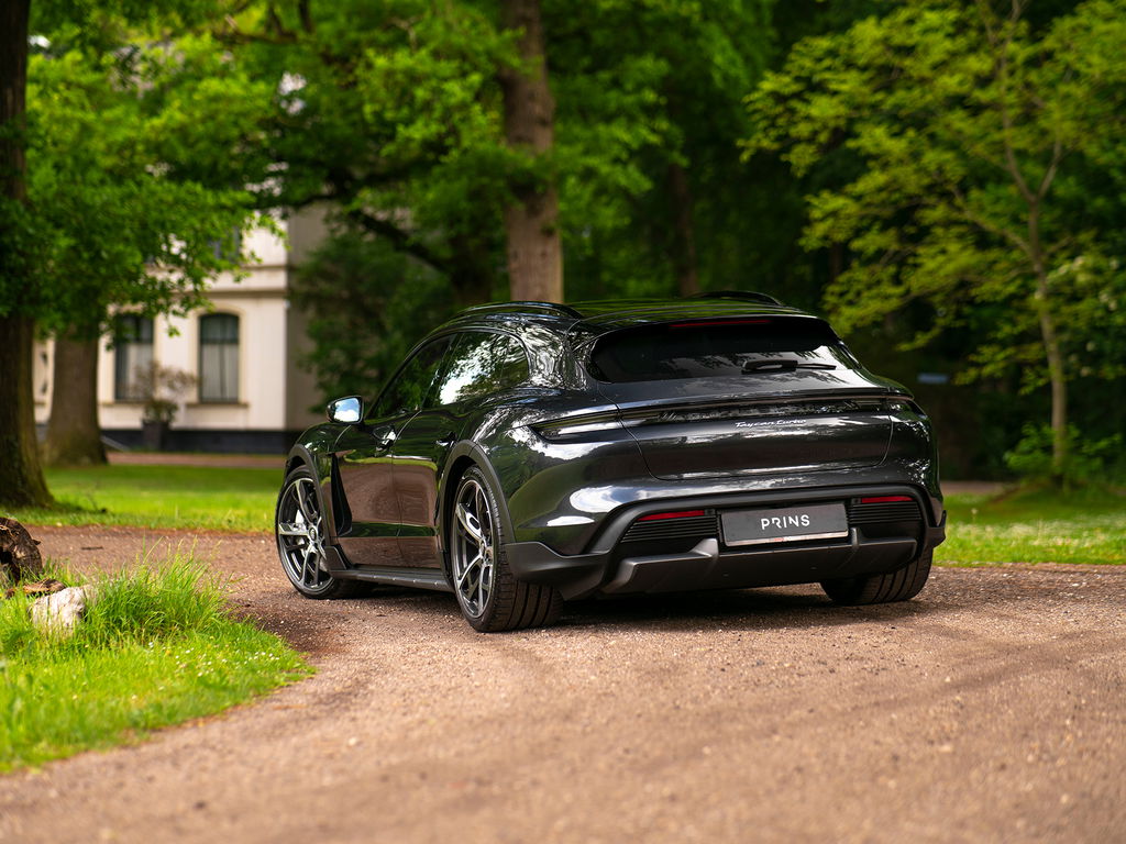 Porsche Taycan Turbo Cross Turismo