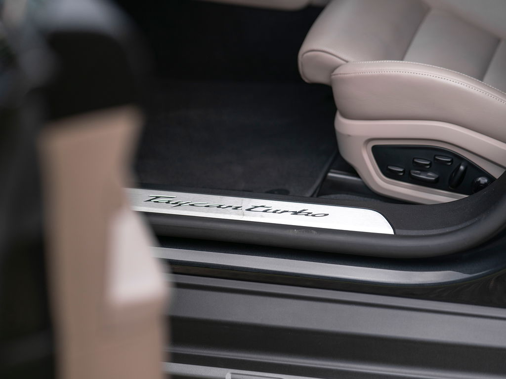 Porsche Taycan Turbo Cross Turismo