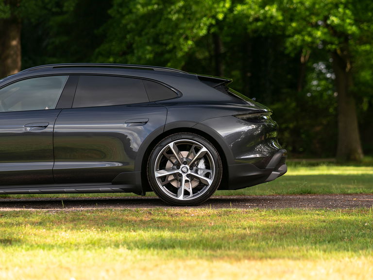 Porsche Taycan Turbo Cross Turismo