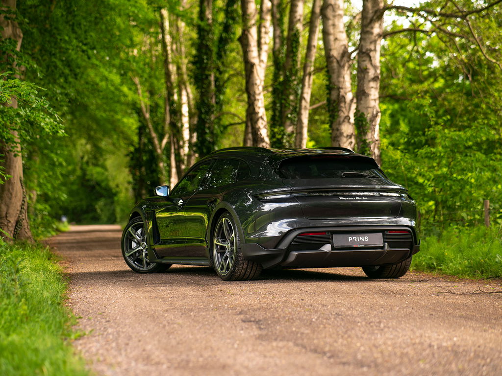 Porsche Taycan Turbo Cross Turismo