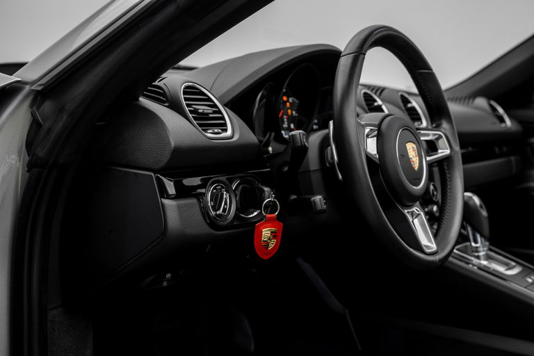 Porsche 718 Boxster T