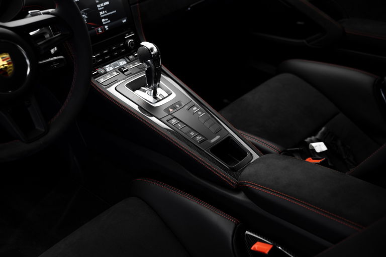 Porsche 718 Cayman GT4