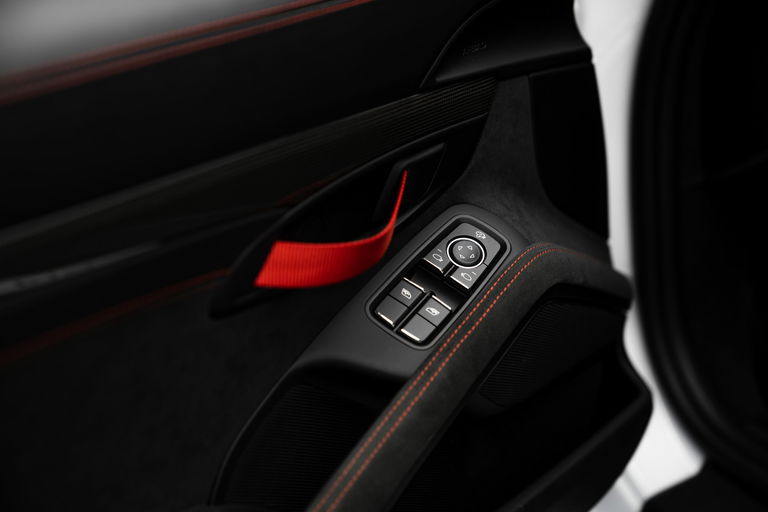 Porsche 718 Cayman GT4