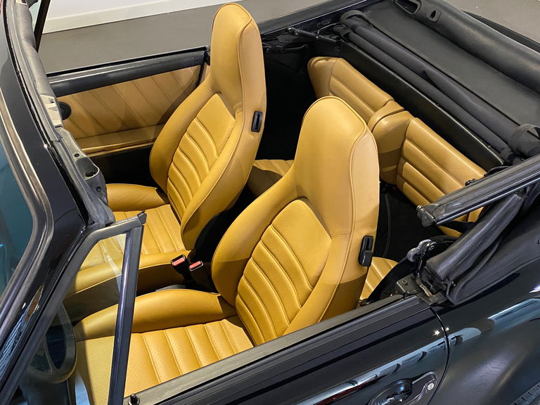 Porsche 911 Carrera 3.2 (US)