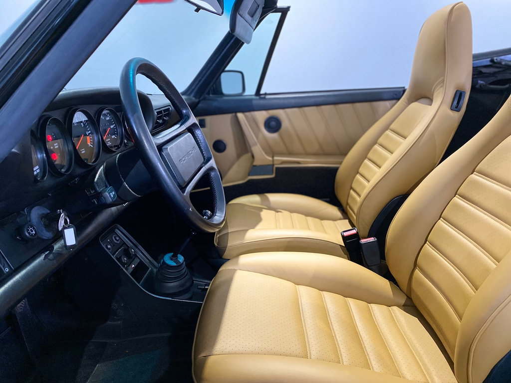 Porsche 911 Carrera 3.2 (US)
